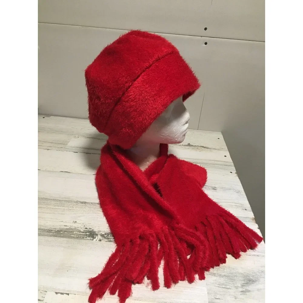 Red furry beenie hat & matching scarf with fringe